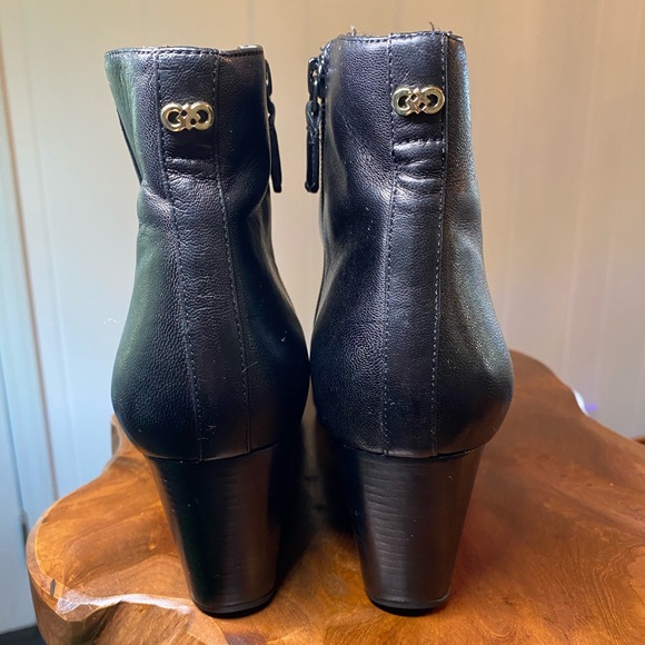 COLE HAAN wedge heel booties black leather, boxed minimalist 8B size ladies luxe - Picture 8 of 13